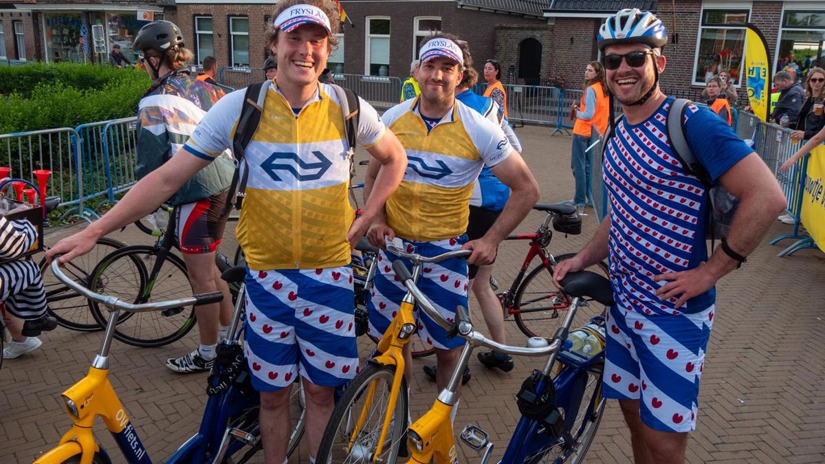 Dit was de Fietselfstedentocht van 2024: veel regen en een prachtig jubileum