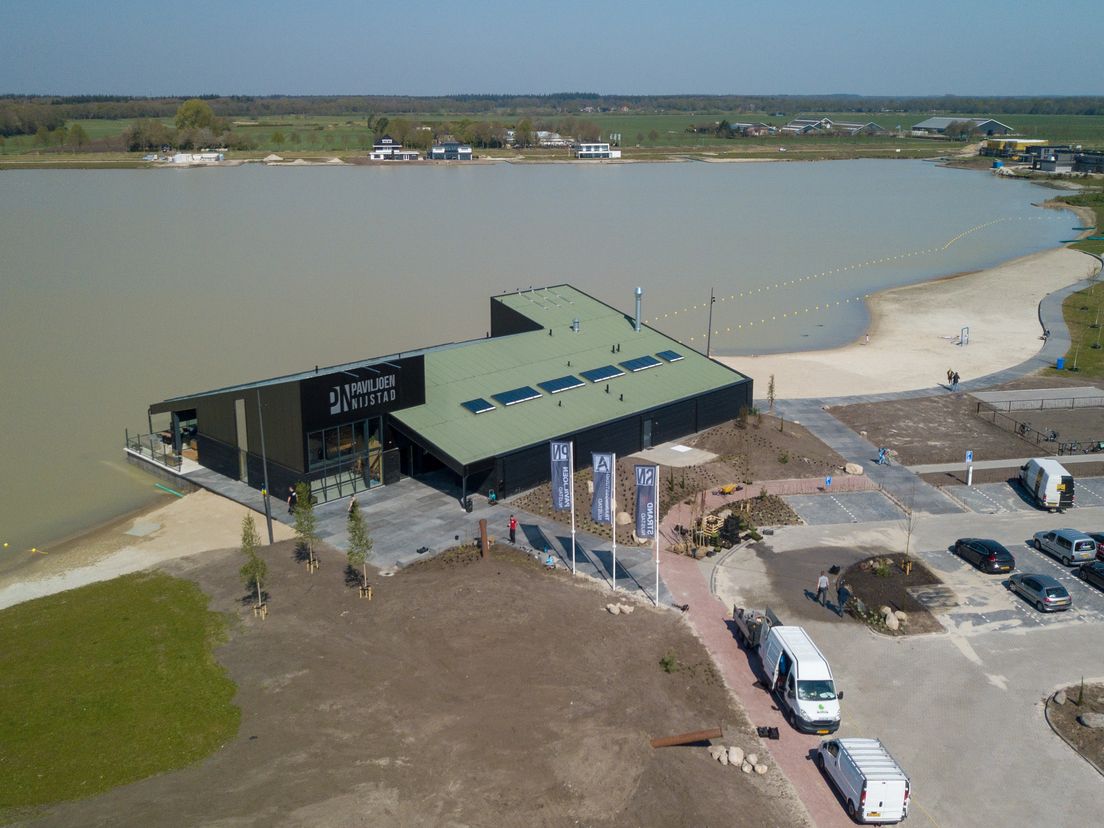 Vissers weggestuurd bij zwemplas Nijstad in Hoogeveen: 'Vissers zijn boefjes'