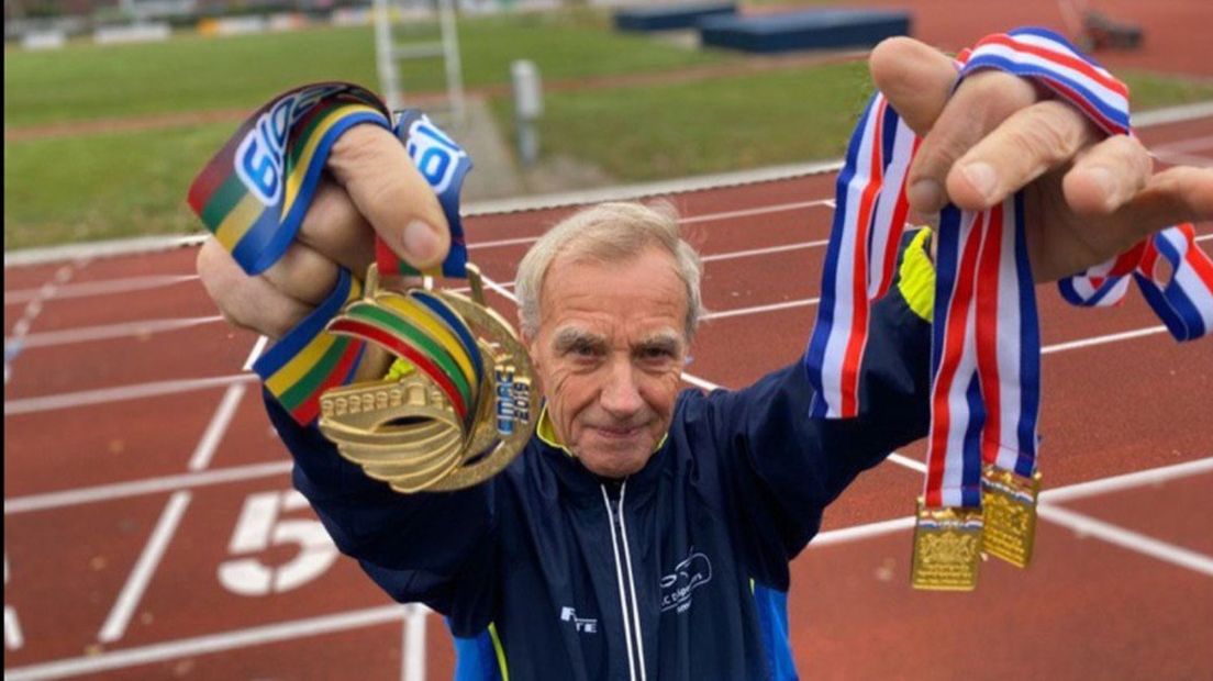 Egbert Zijlstra (70) won vele prijzen in de atletiek (Rechten: Janet Oortwijn/RTV Drenthe)