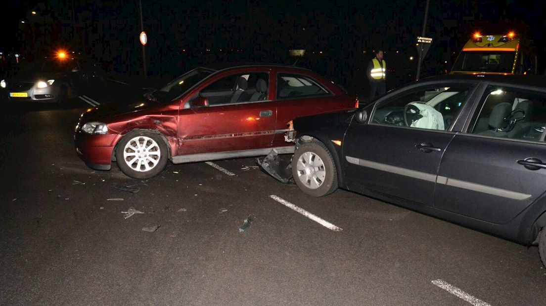 Twee auto's gebotst op N337