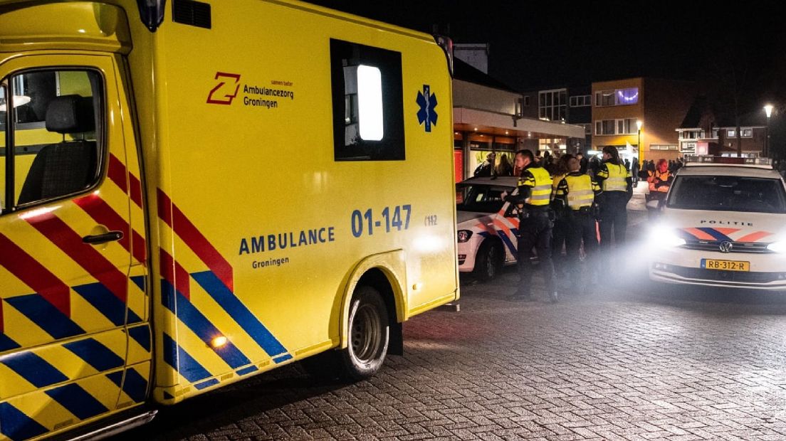 De ambulance in kwestie tijdens de onrustige nacht in Uithuizermeeden