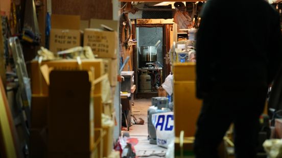 Drugslab ontdekt midden in woonwijk, meerdere arrestaties