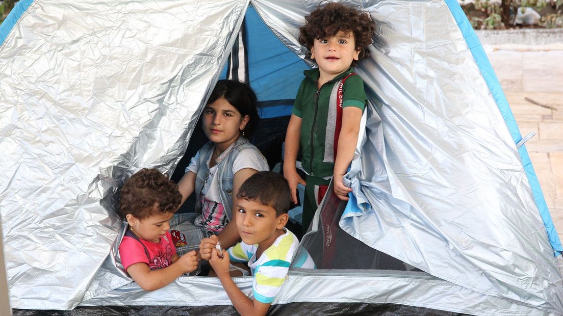 Kinderen in een vluchtelingenkamp op Lesbos