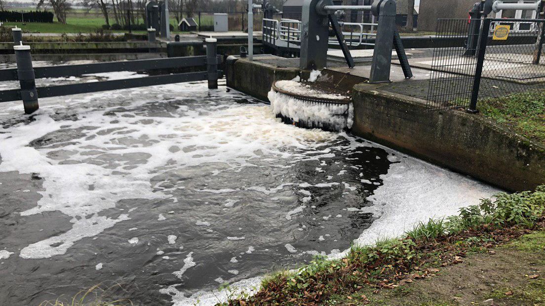 Bij de Ericasluis wordt iedere dag nog steeds 30 miljoen liter water Drenthe in gelaten (Rechten: RTV Drenthe)
