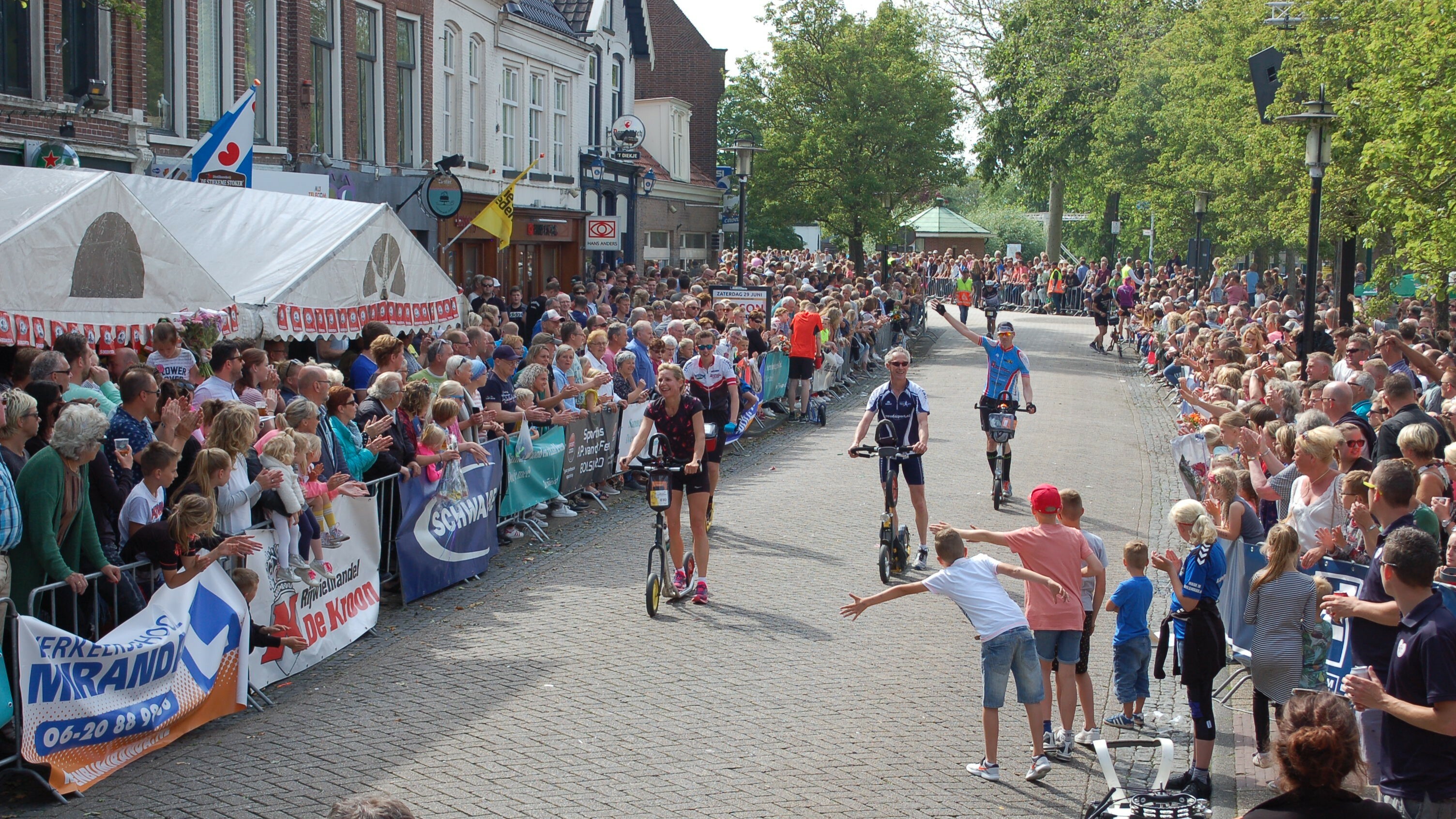 Finish van de Elfstedentocht op de step