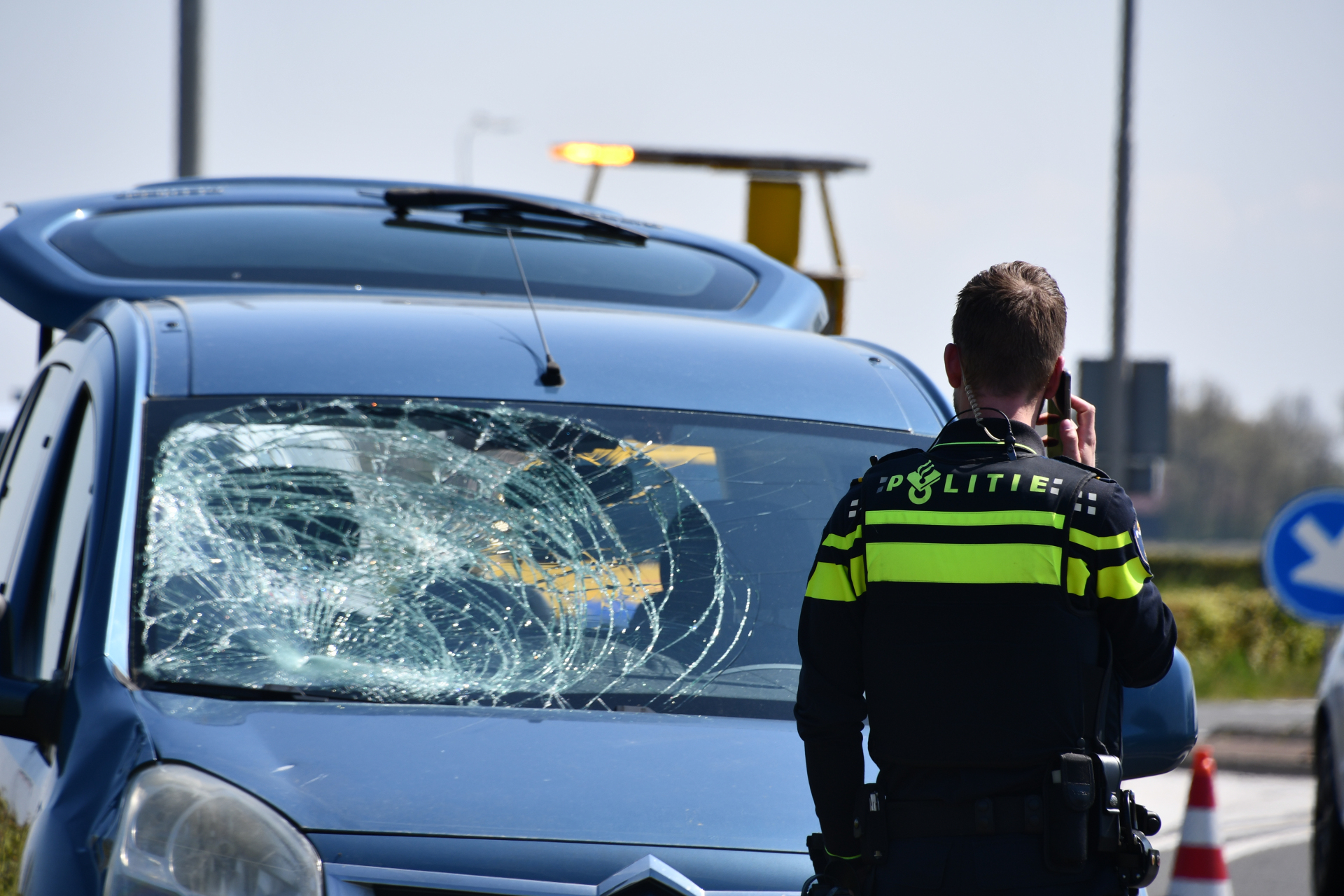 E-stepper gewond na botsing met auto