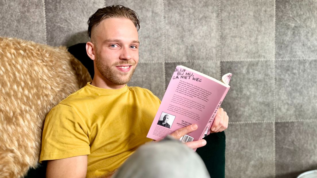 Aaron Staal vlogt via @aaronleest over zijn leesavonturen