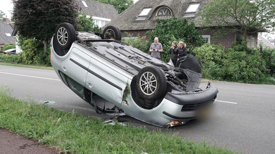 112 nieuws: Auto slaat over de kop in Eemnes | Overleden persoon gevonden in Nieuwegein Home