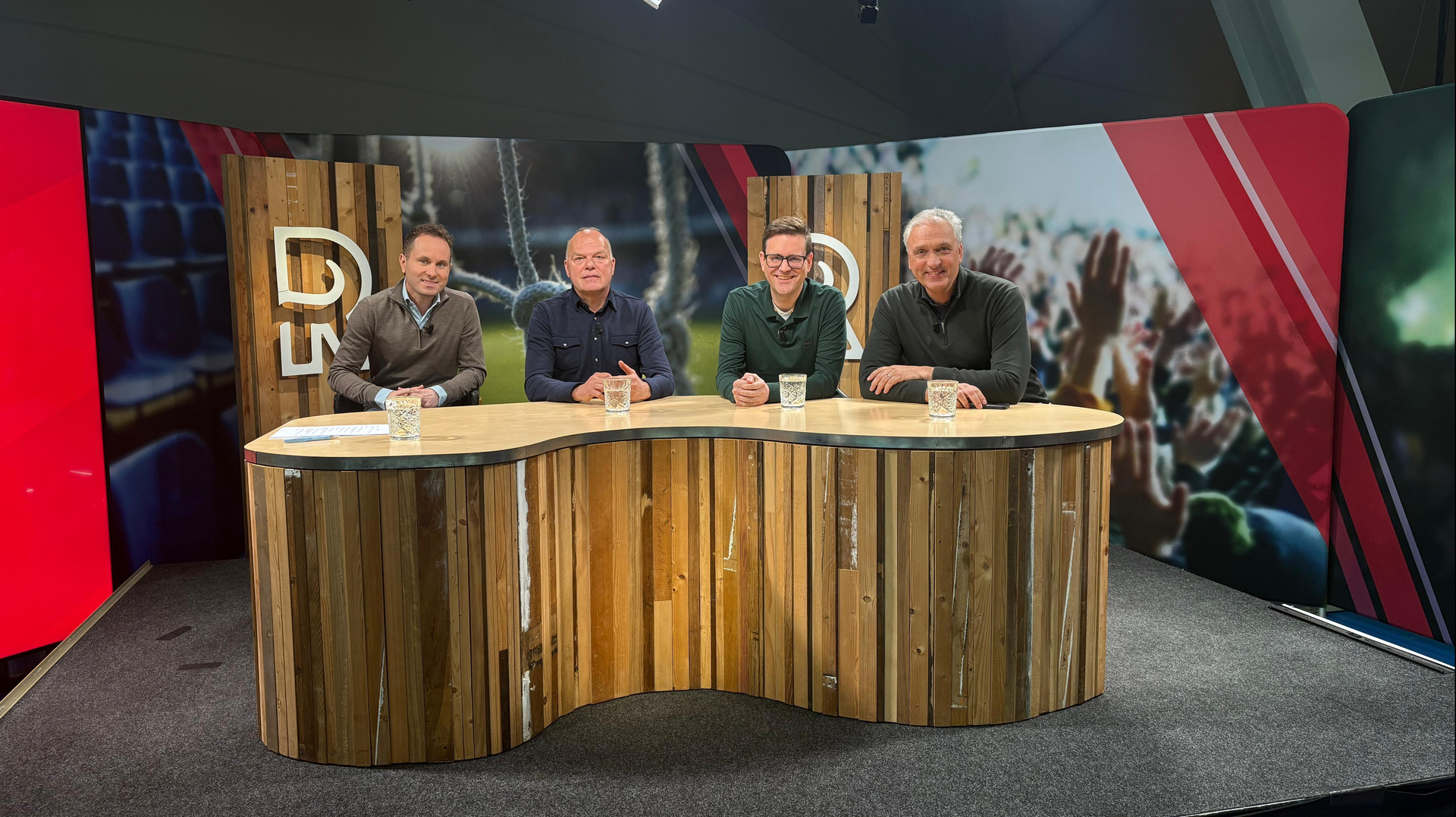 FC Rijnmond met Bart Nolles, Henk van Stee, Dennis van Eersel en Robert Maaskant