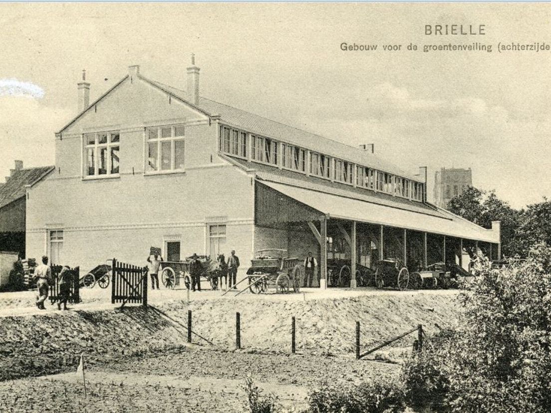 Het nieuwe veilinggebouw, gezien vanaf de achterzijde, 1910