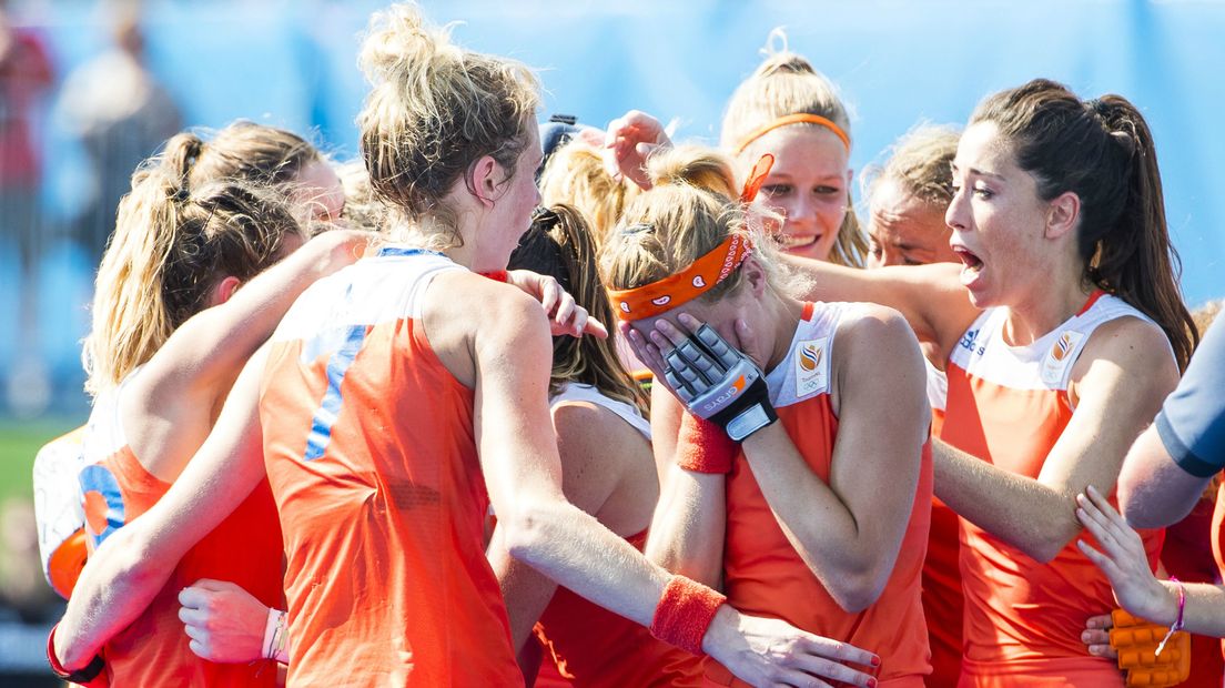 Naomi van As viert feest met Oranje op de Olympische Spelen in Rio.