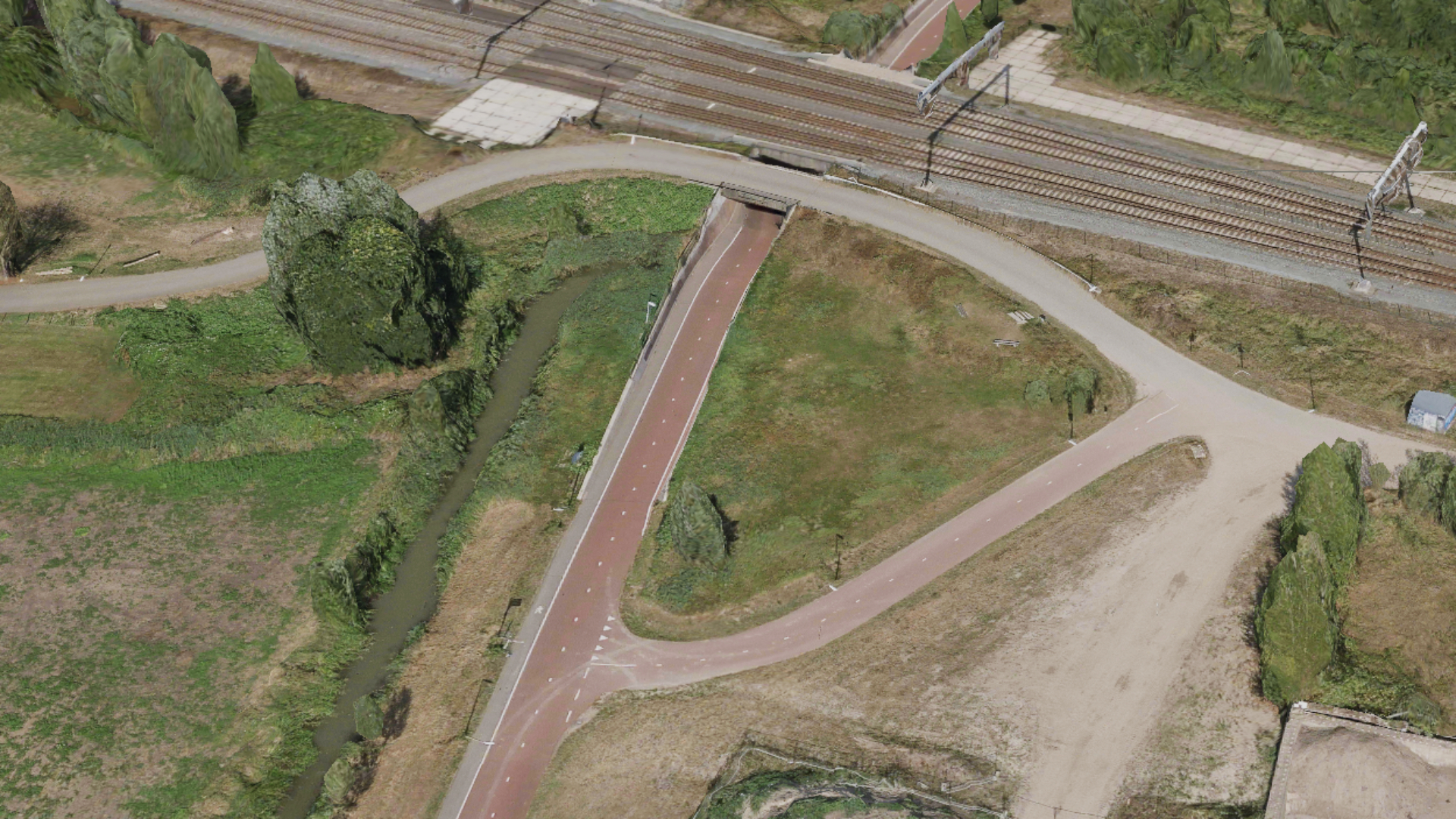 Vrouw zwaargewond na val van fiets, mogelijk geduwd of getrapt