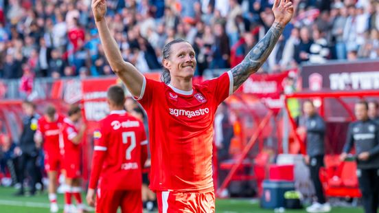 FC Twente wint na geweldige slotfase knap van PSV Home