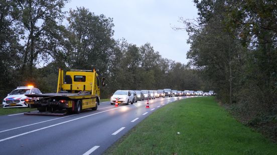 N35 weer open na afsluiting tijdens spits door ongeluk met zwaarbeladen busje Home