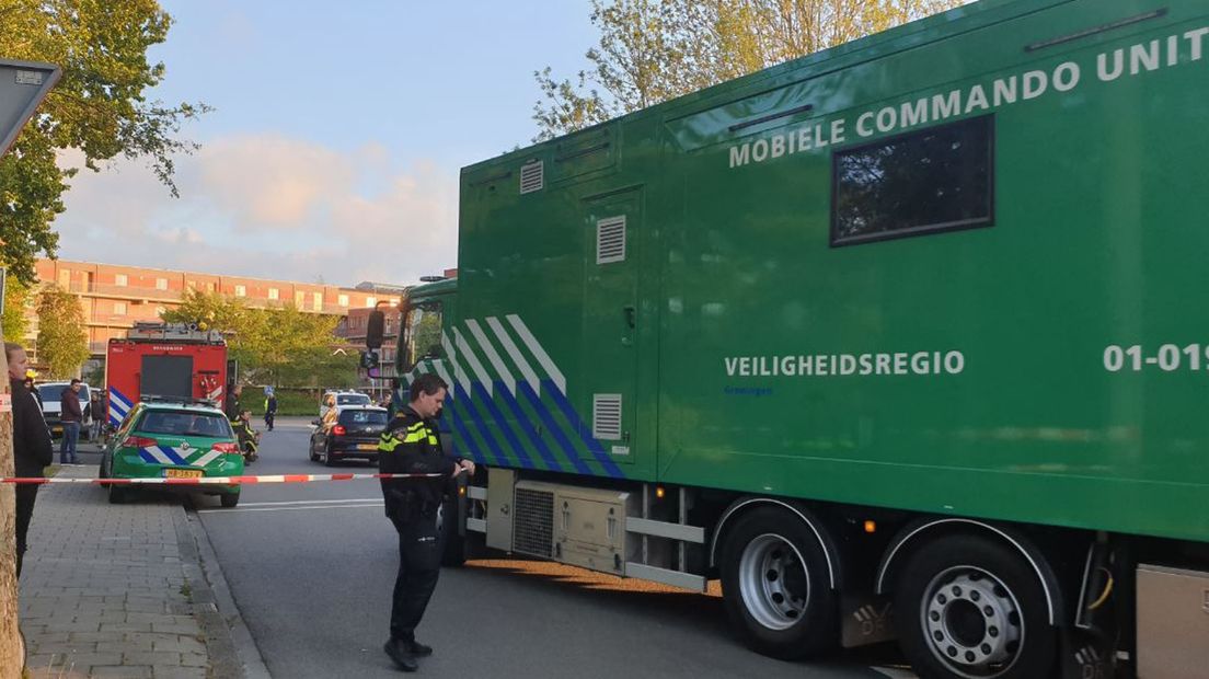 De mobiele commandopost van de Veiligheidsregio is ook gearriveerd