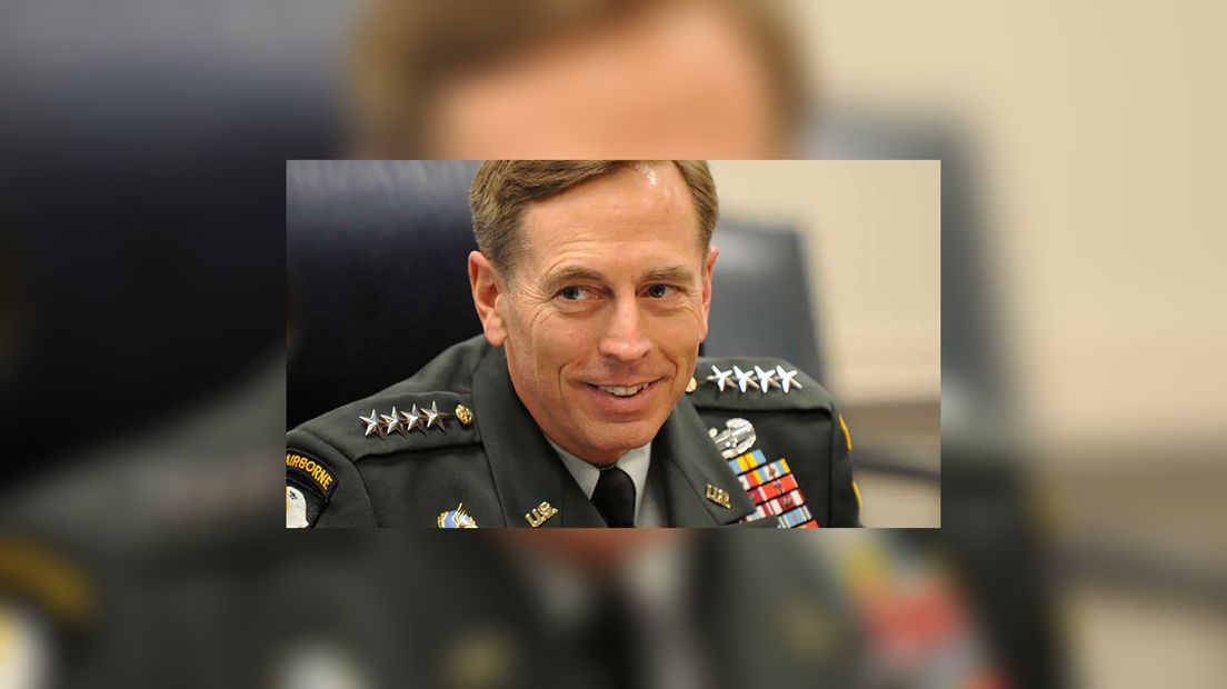 Generaal David Petraeus neamt himsels 'son of a Frisian'