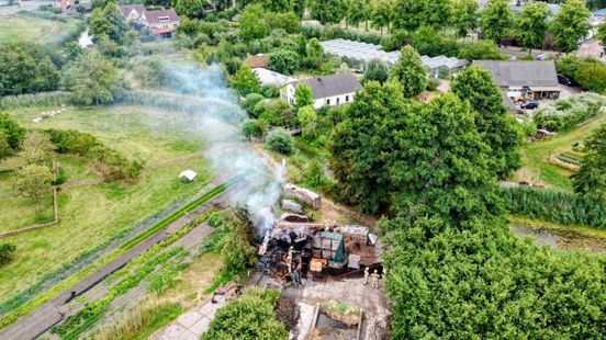 Schuur verwoest door brand