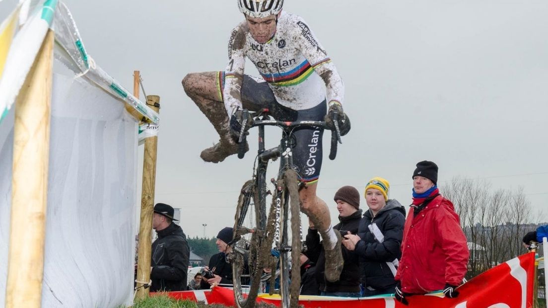 Vestingcross Hulst legt wereldtoppers vast (video)