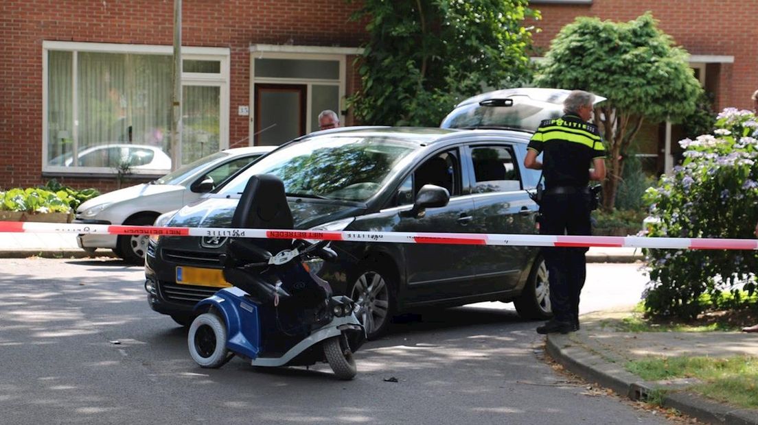 Vrouw en kind naar het ziekenhuis na aanrijding met auto in Oldenzaal