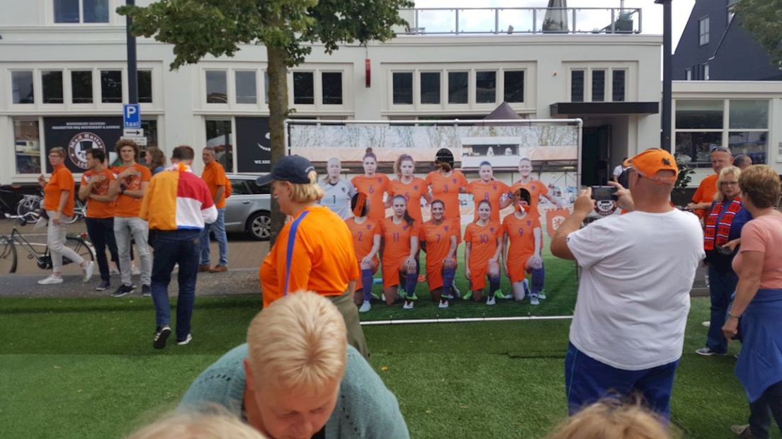 Enschede kleurt oranje