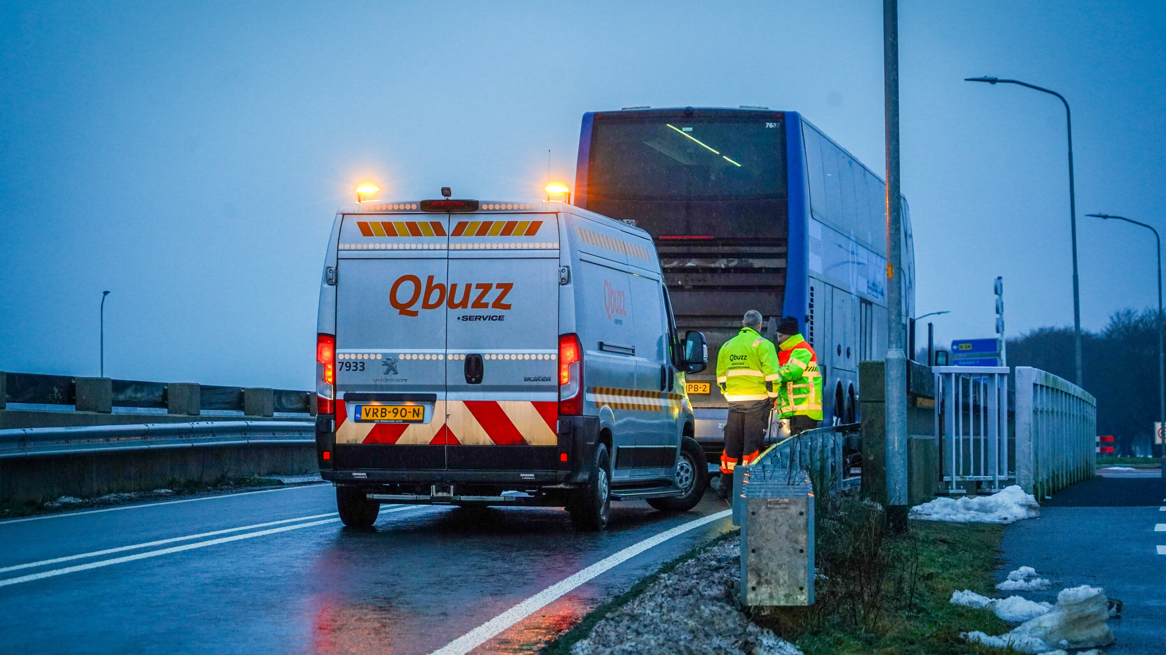 Bussen met pech op de N34 rondom Emmen
