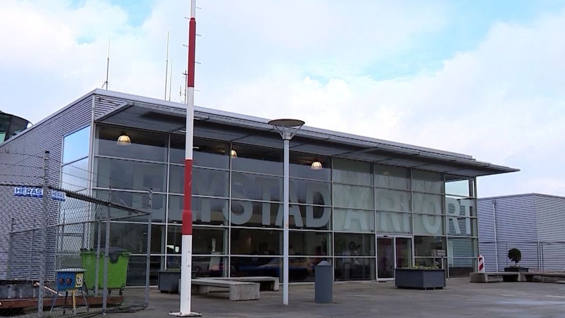 'Stel besluit Lelystad Airport uit', brandbrief Veluwse gemeenten