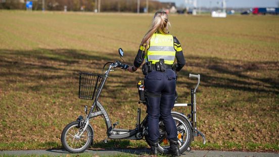 Oudere man gewond na val met driewielfiets