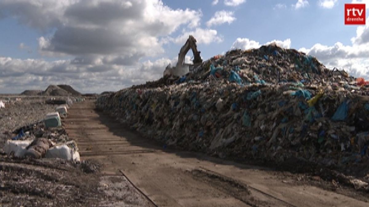 Waardoor ontstaan de branden? En waarom slaat Attero afval tijdelijk op?