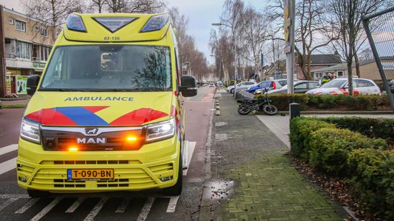 Fietsers gewond bij ongelukken in Emmen. Fietsers gewond bij ongelukken in Emmen.