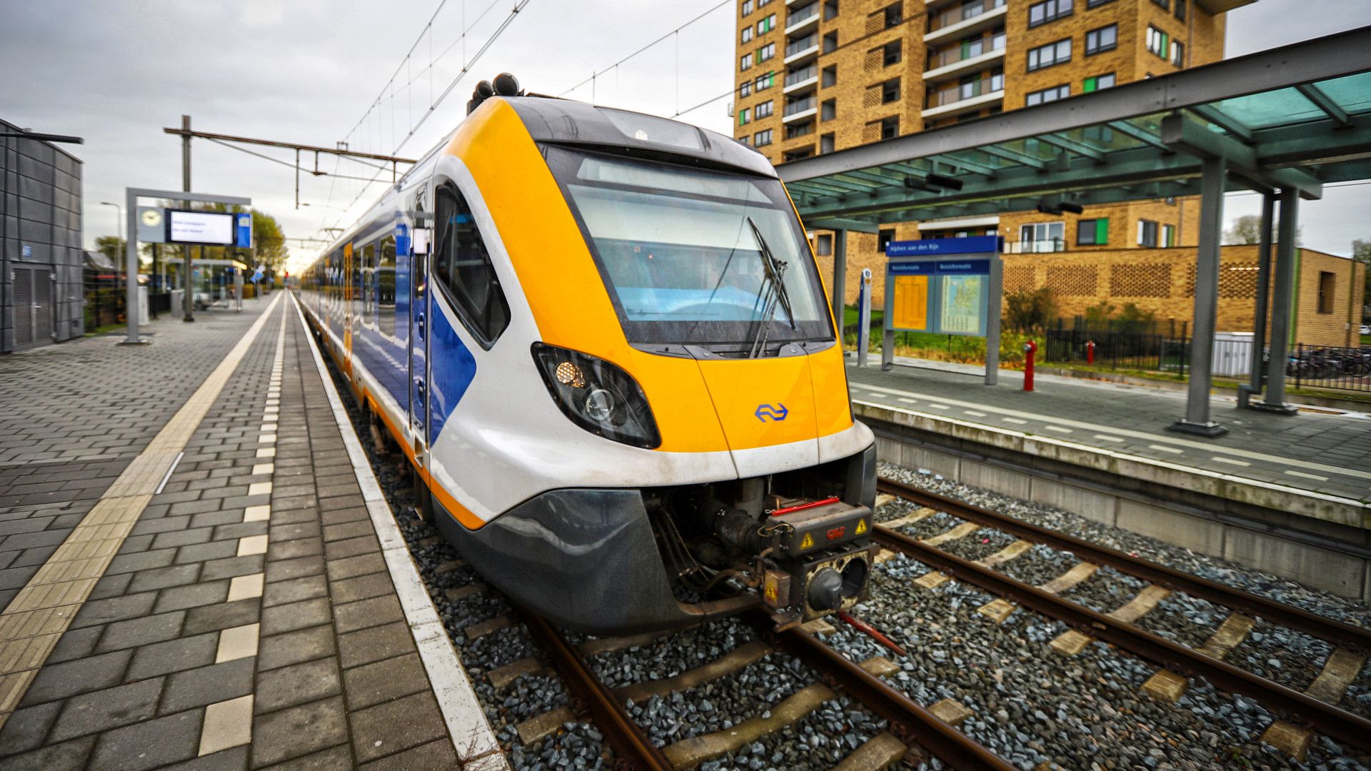 Minder Treinen Door Personeelstekort Bij ProRail - Omroep West