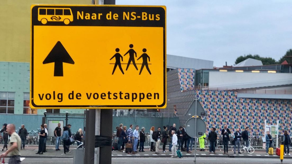 Inzet van bussen bij het Hoofdstation in Stad