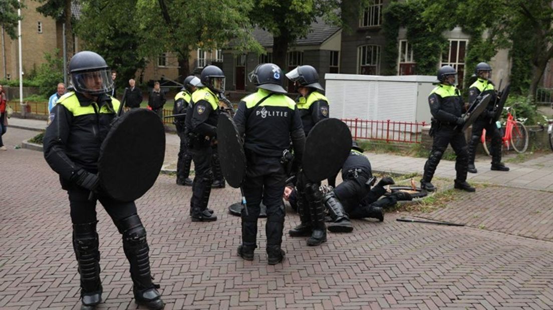 51 relschoppers opgepakt in Wageningen.