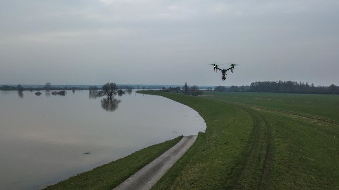 Test met drone voor dijkcontrole