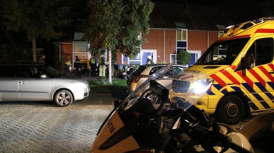 Vrouw gewond bij explosie bij woning in Zwolle, politie zoekt getuigen en camerabeelden