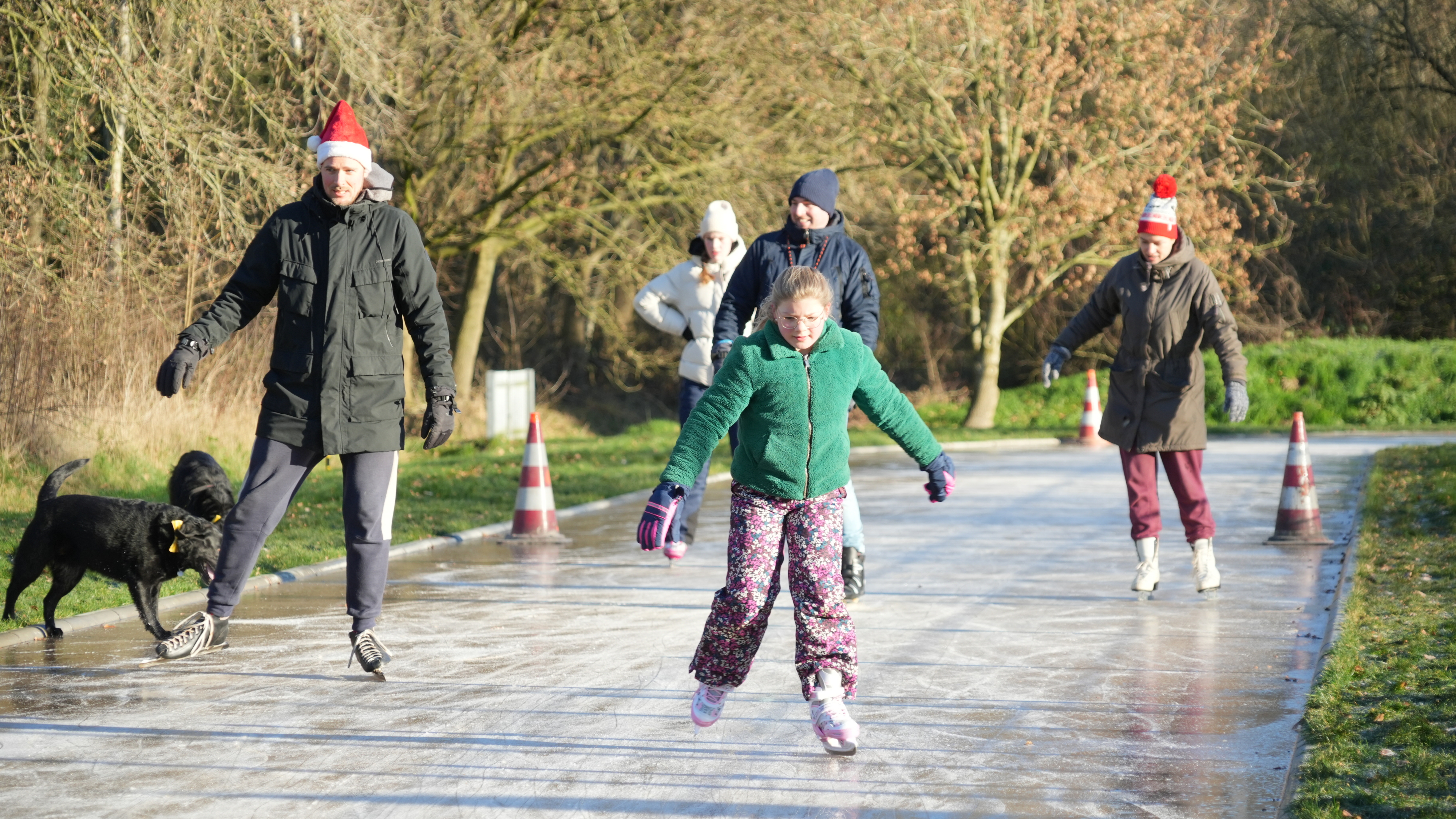 IJsbaan in Drouwenerveen al open, meeste andere banen mikken op morgen