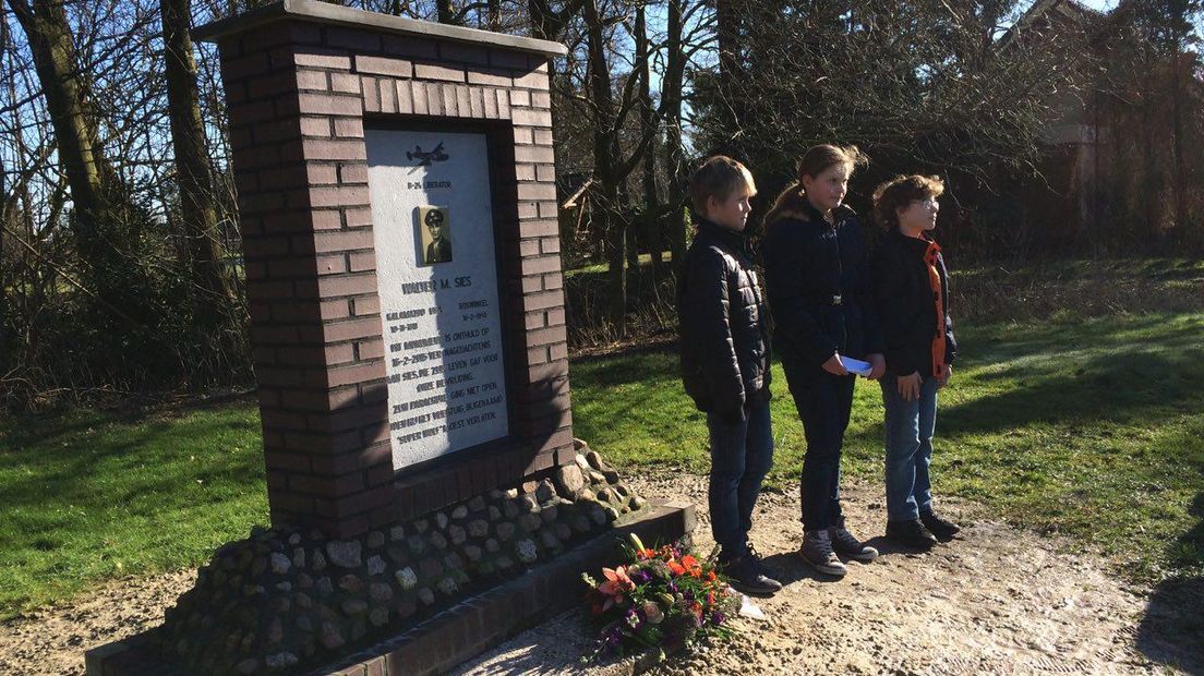 Het monument voor Walter Sies (Rechten: Ineke Kemper / RTV Drenthe)