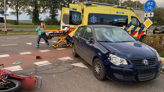 112 Nieuws: Bromfietser gewond bij aanrijding in De Krim. 112 Nieuws: Bromfietser gewond bij aanrijding in De Krim.