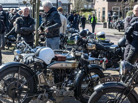 Emmen Gaat Voor Zwart Assen Kiest Roetveeg Rtv Drenthe Emmen Gaat Voor Zwart Assen Kiest Roetveeg Rtv Drenthe
