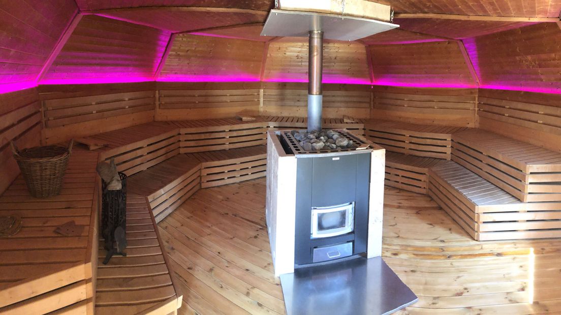 De binnenkant van een sauna