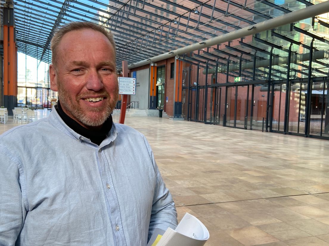 Henk Belandde Na Het Avontuur Met Cash Centers In Een Inrichting Maar henk-belandde-na-het-avontuur-met-cash-centers-in-een-inrichting-maar