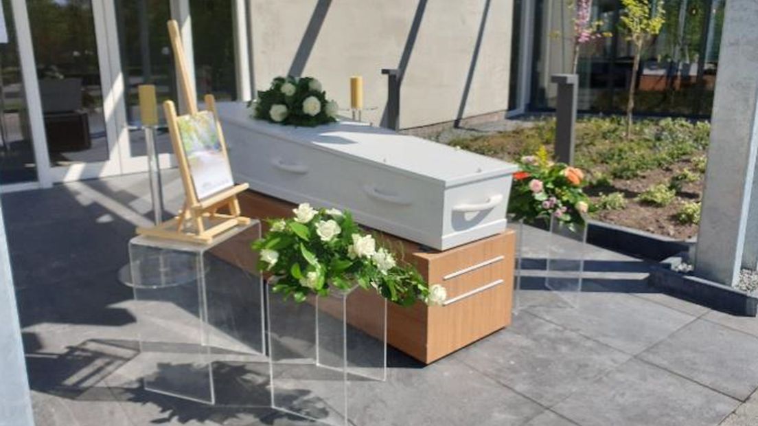 Het crematorium in Winschoten heeft de openluchtcondoleance bedacht