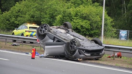 Ernstig ongeval op snelweg: meerdere auto's botsen