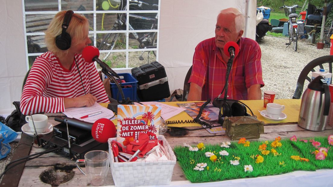 Conny en Aad bij de Mijndense Sluis in 2010.