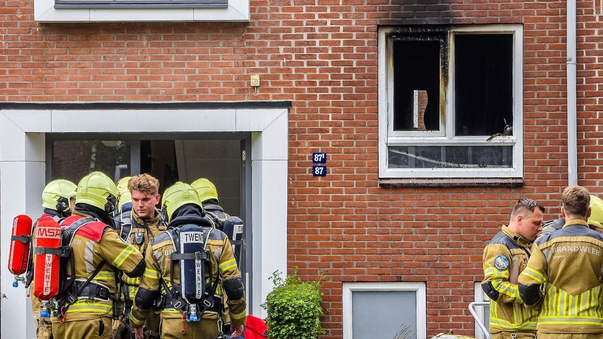 112 nieuws: Opnieuw brand in woning Hengelo | Een nacht met aanrijding en botsingen in Raalte en Ent