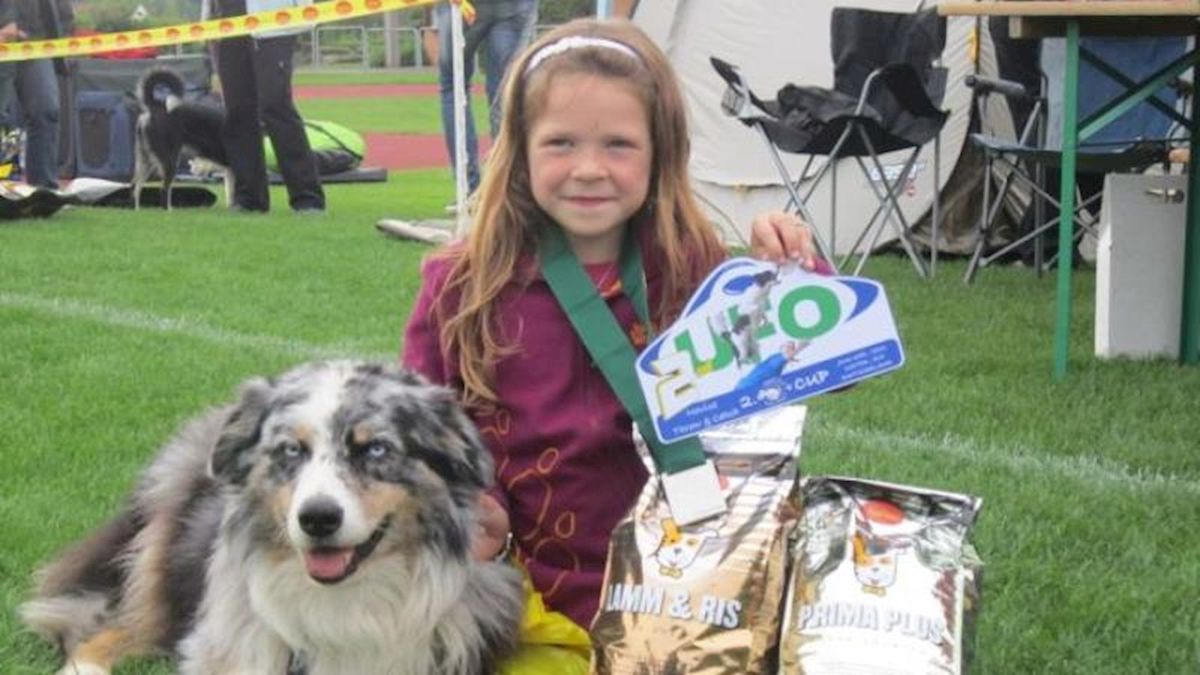 Amy (8) uit Beerzerveld naar WK dog frisbee