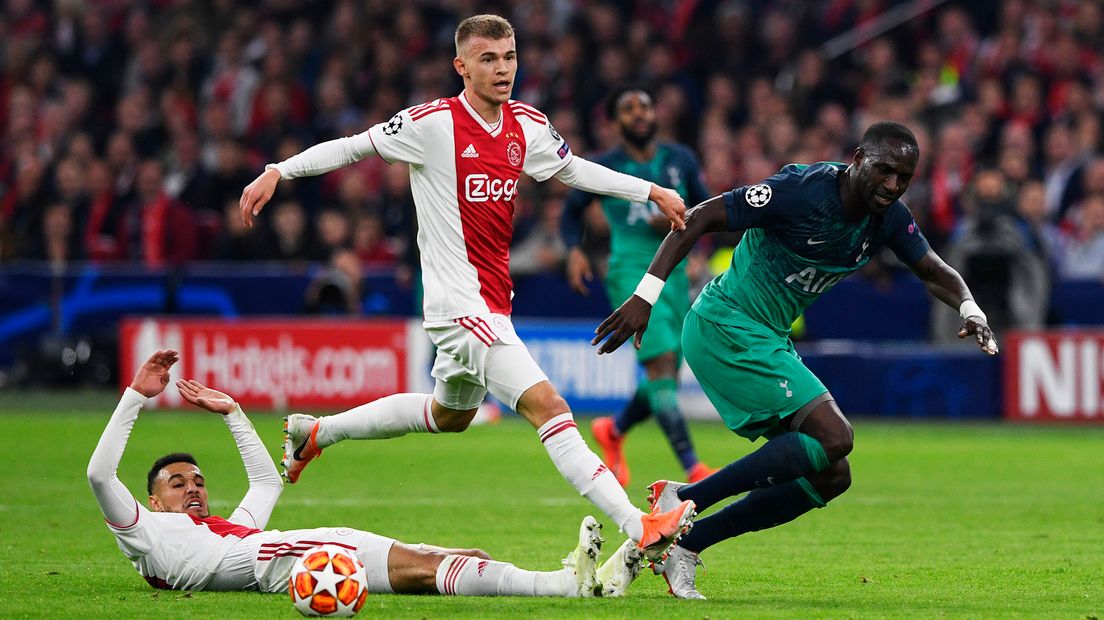 Sinkgraven in actie in de halve finale van de Champions League, tegen Tottenham Hotspur (Rechten: ANP / Olaf Kraak)