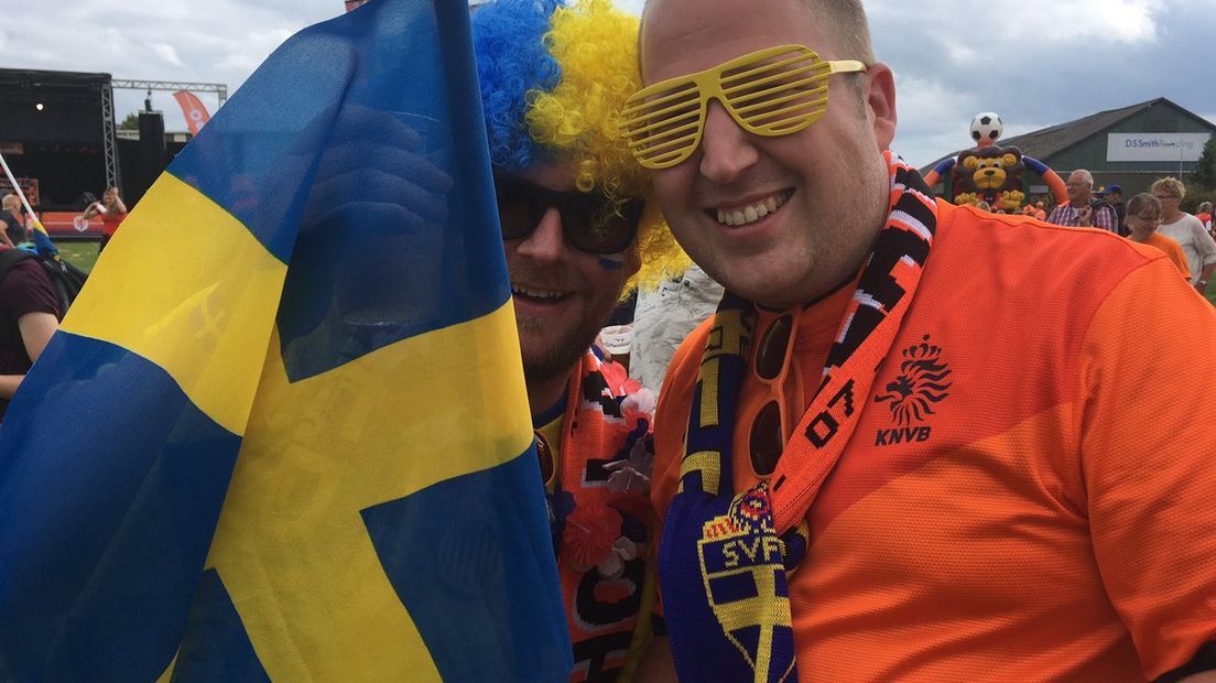 Doetinchem ontvangt vandaag duizenden Oranjefans in het centrum van de stad. Vanavond om 18.00 uur strijden de Nederlandse voetbalsters tegen Zweden om een plek in de halve finale van het EK.