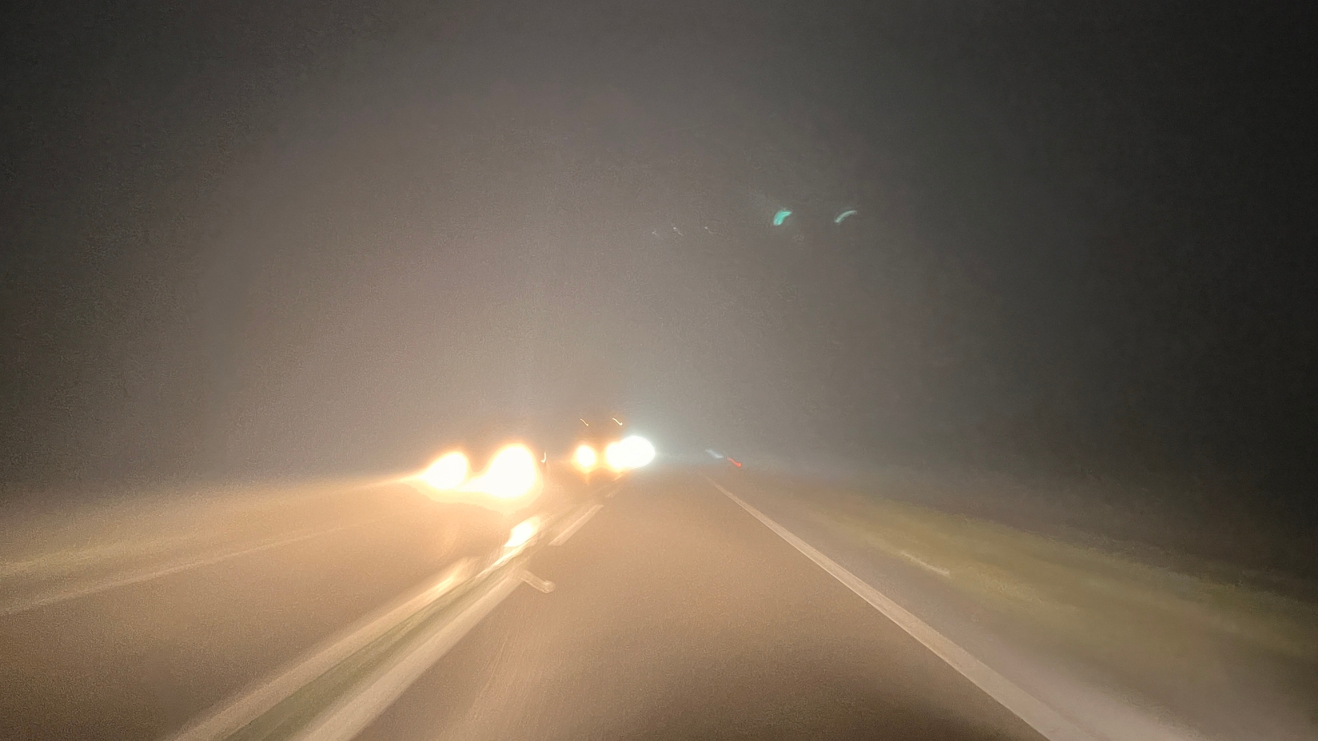 Het kan mistig zijn op de weg (archief)