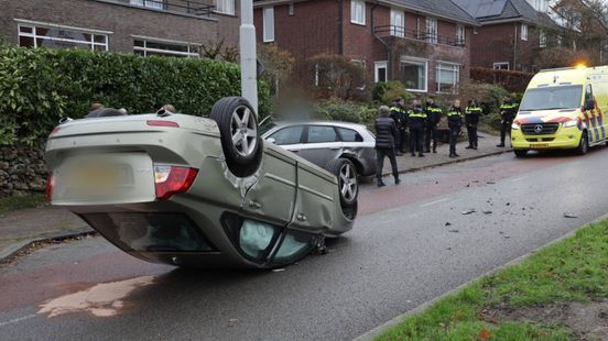 Gewonde bij ernstig ongeval in woonwijk. Gewonde bij ernstig ongeval in woonwijk.