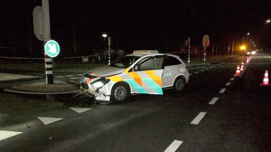 Video: politieauto betrokken bij ongeval in Sint Joost. Video: politieauto betrokken bij ongeval in Sint Joost.